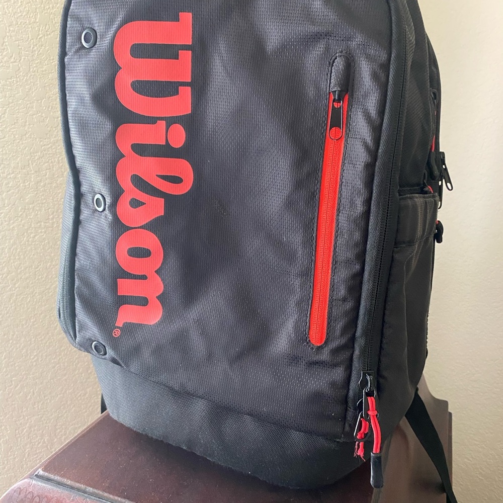 Wilson Super Tour Black and Red Men's Tennis Backpack